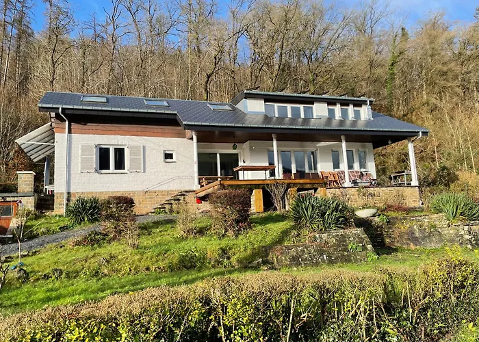 Le Paradis Mosan Nyaraló *